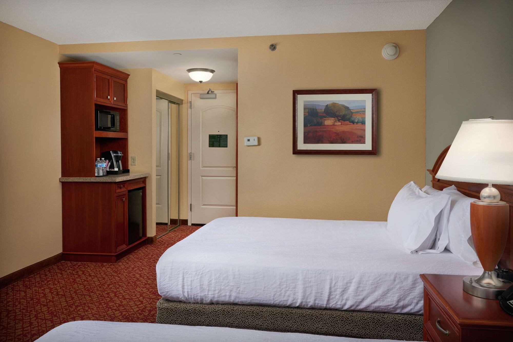 Hilton Garden Inn Newport News Luaran gambar