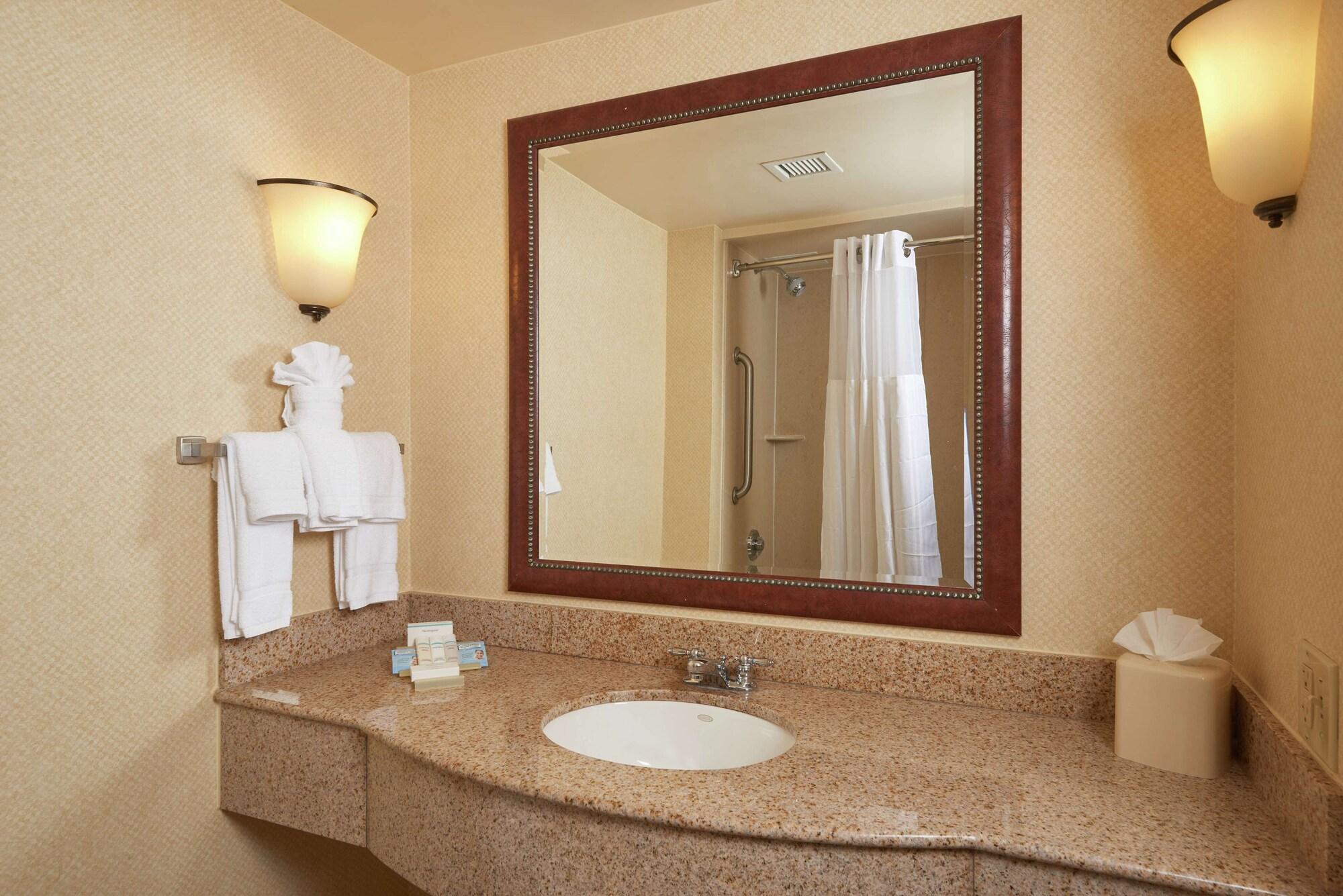 Hilton Garden Inn Newport News Luaran gambar