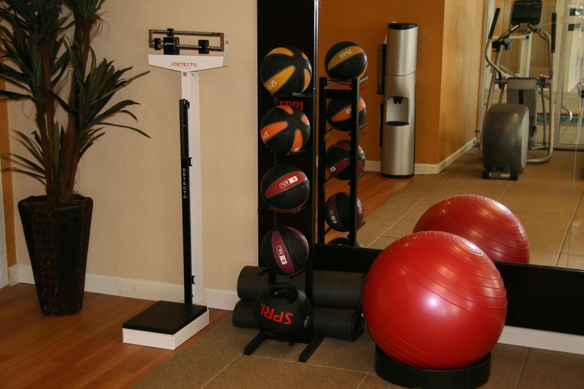 Hilton Garden Inn Newport News Luaran gambar