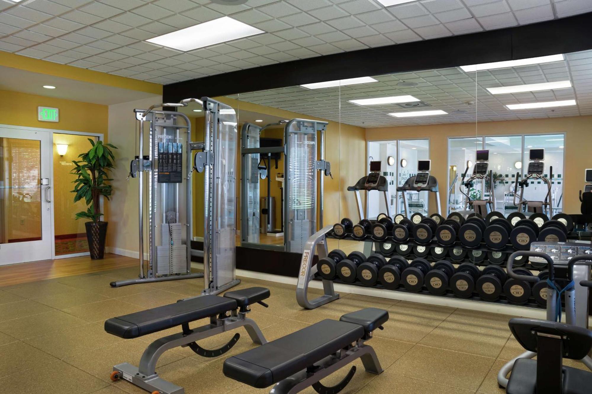 Hilton Garden Inn Newport News Luaran gambar