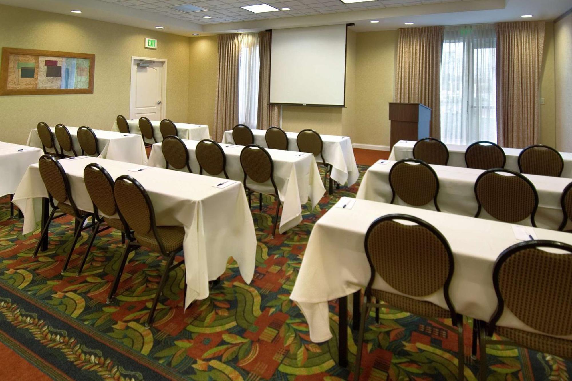 Hilton Garden Inn Newport News Luaran gambar